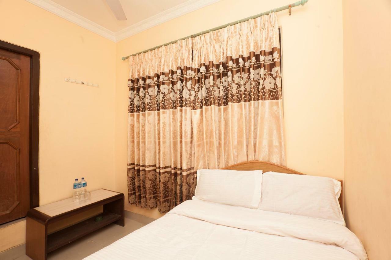 Spot On 397 Hotel Triveni Guest House Катманду Экстерьер фото