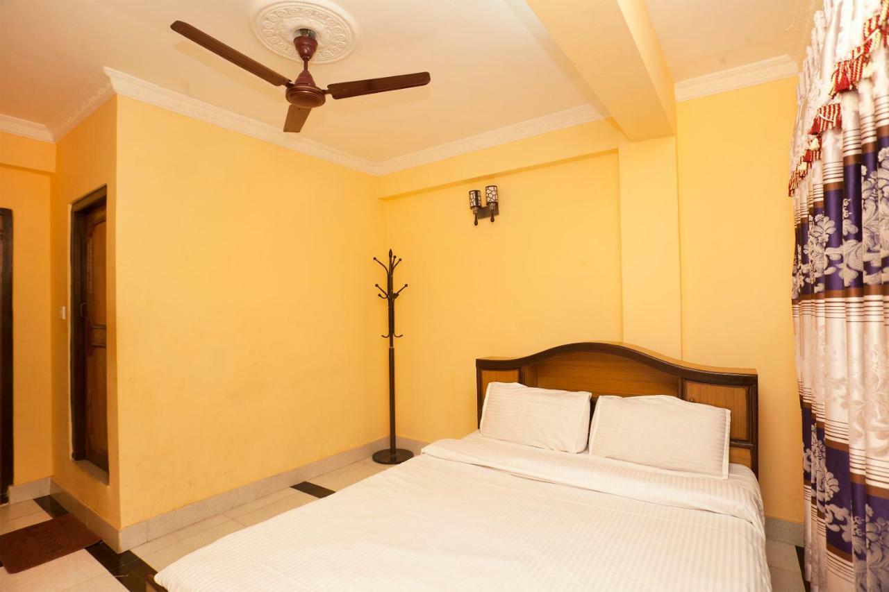 Spot On 397 Hotel Triveni Guest House Катманду Экстерьер фото