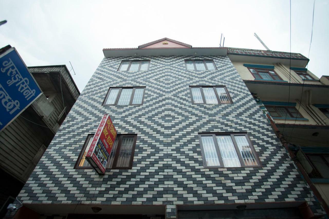 Spot On 397 Hotel Triveni Guest House Катманду Экстерьер фото