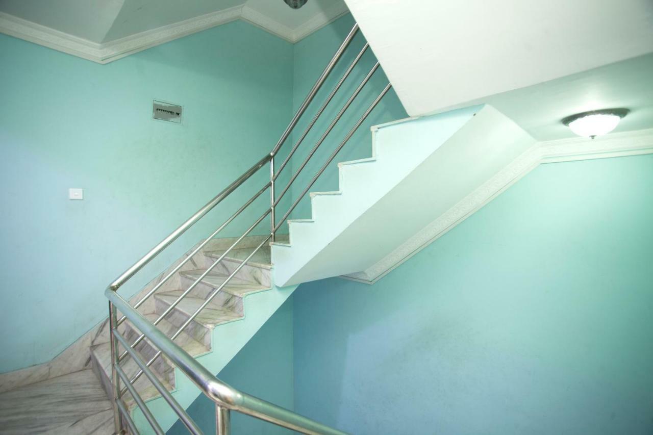 Spot On 397 Hotel Triveni Guest House Катманду Экстерьер фото