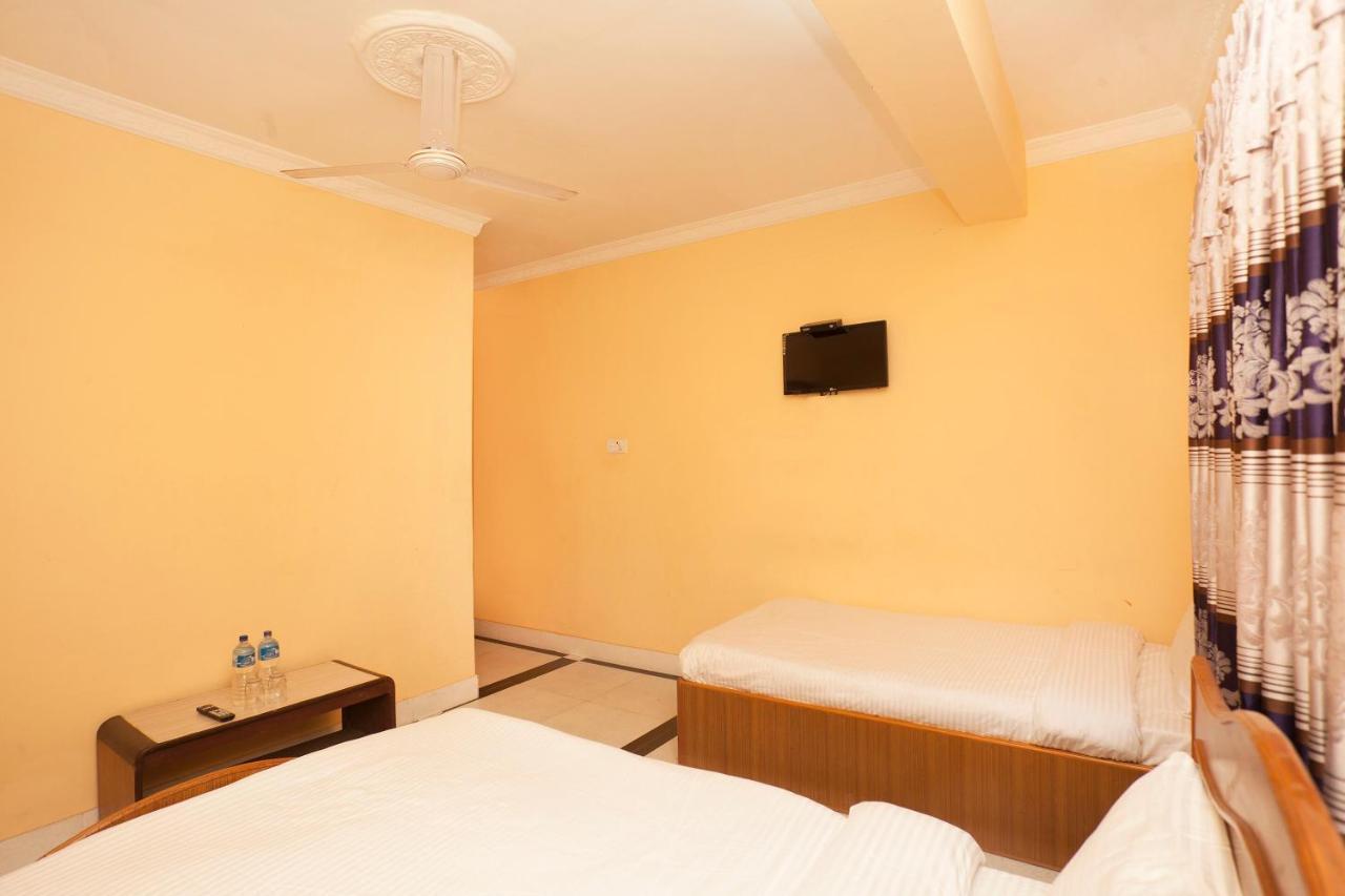 Spot On 397 Hotel Triveni Guest House Катманду Экстерьер фото