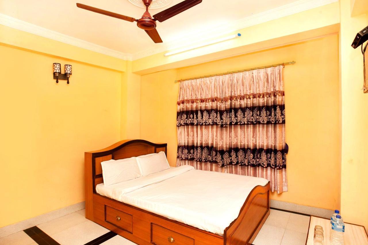 Spot On 397 Hotel Triveni Guest House Катманду Экстерьер фото